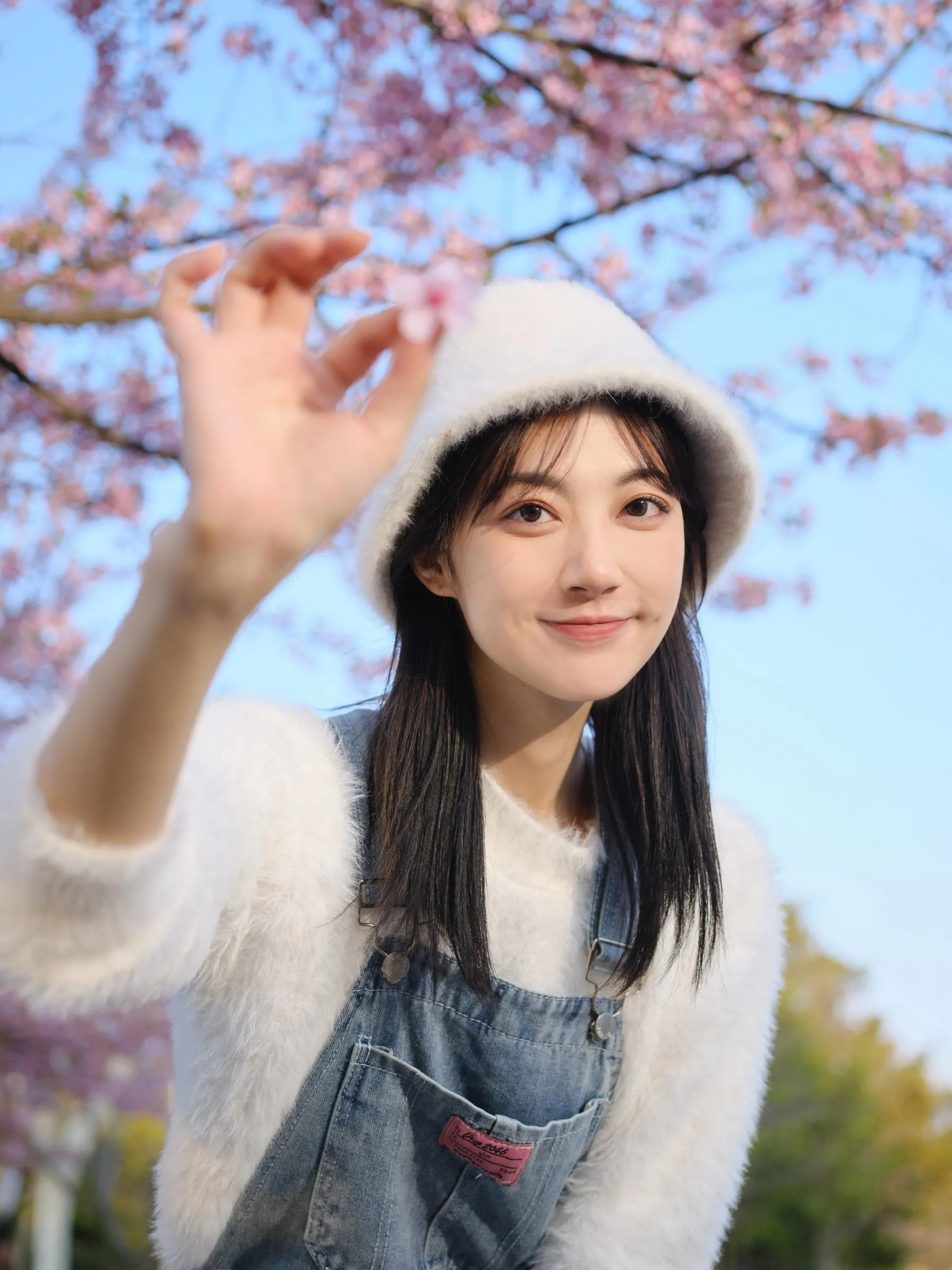 [艺图语] 2022.05.12 早樱 飞鸟咕咕- [23P]插图2
